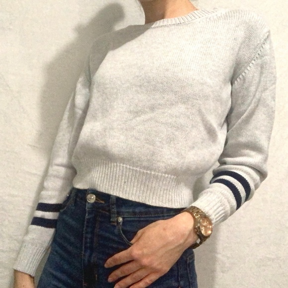 Sophie Charlotte Sweaters - Long Sleeve Sweater Crop Top ~ Light Grey